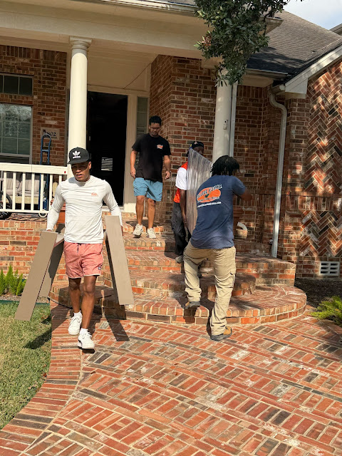 College Hunks Hauling Junk and Moving The Woodlands