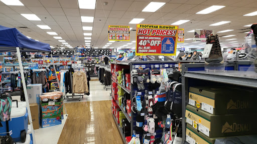 Sporting Goods Store «Big 5 Sporting Goods - El Segundo», reviews and photos, 2515 W El Segundo Blvd, El Segundo, CA 90245, USA