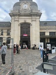 Photo n°3 de Gare st jean hall 02 à Bordeaux ()