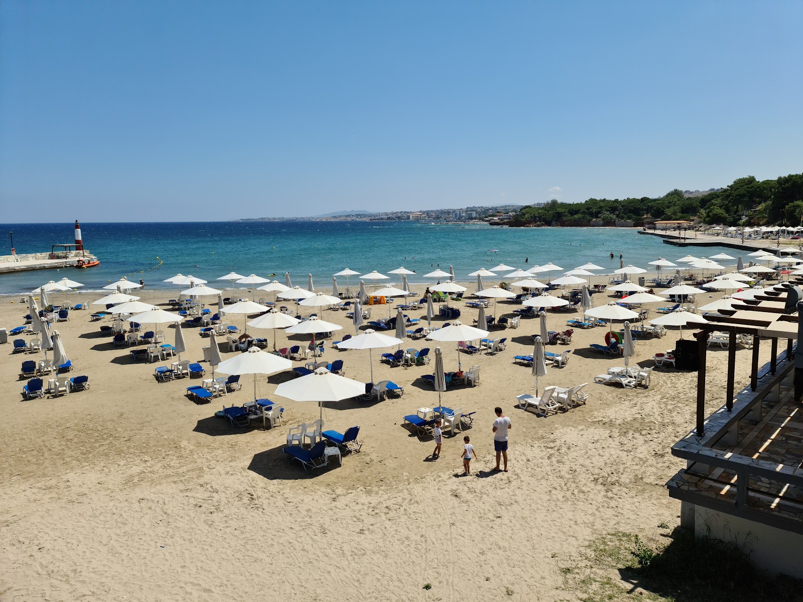 Foto di Keda Z Beach con una superficie del sabbia beige