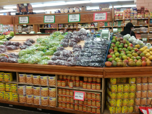 Grocery Store «World Fresh Market», reviews and photos, 2434 W Devon Ave, Chicago, IL 60659, USA