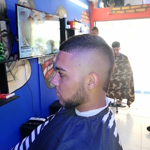 Licores & Barberia LA23 - photo 1