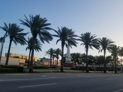 Grocery Store «Bay Supermarket», reviews and photos, 907 Normandy Dr, Miami Beach, FL 33141, USA