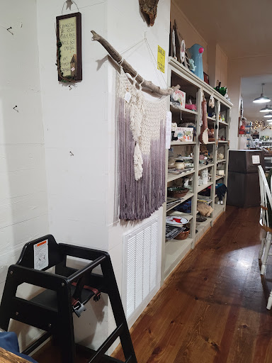 Grocery Store «Natural Bridge General Store», reviews and photos, 593 Wert Faulkner Hwy, Natural Bridge Station, VA 24579, USA