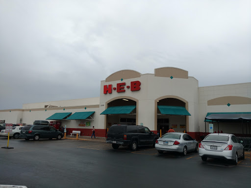 Grocery Store «H-E-B Grocery», reviews and photos, 209 N Texas Ave, Mercedes, TX 78570, USA