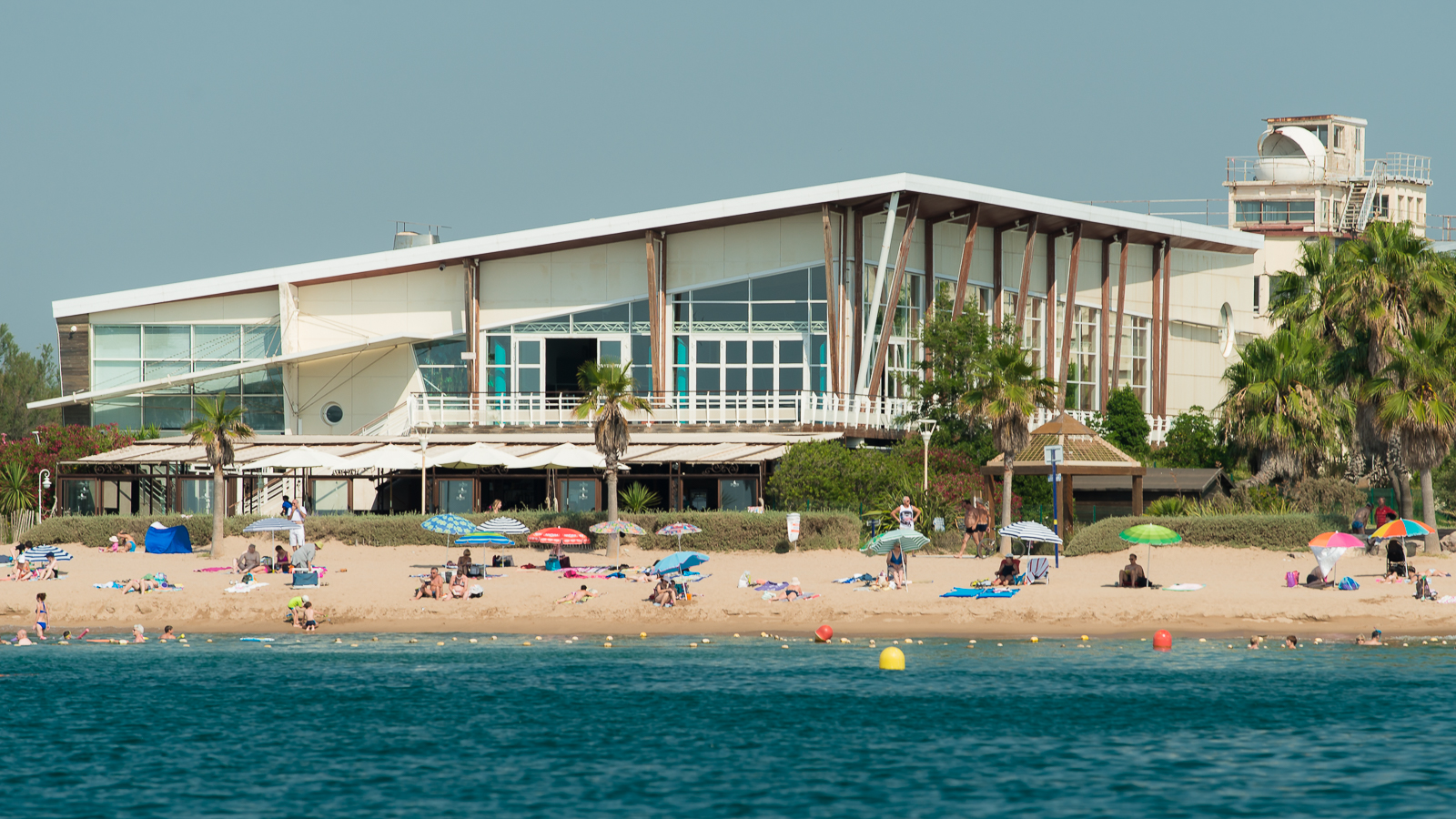Foto van Plage Caouanne met een ruime kustlijn