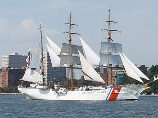 Park «Sinatra Park», reviews and photos, Sinatra Dr, Hoboken, NJ 07030, USA