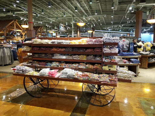 Sporting Goods Store «Bass Pro Shops», reviews and photos, 6112 W Grand Ave, Gurnee, IL 60031, USA