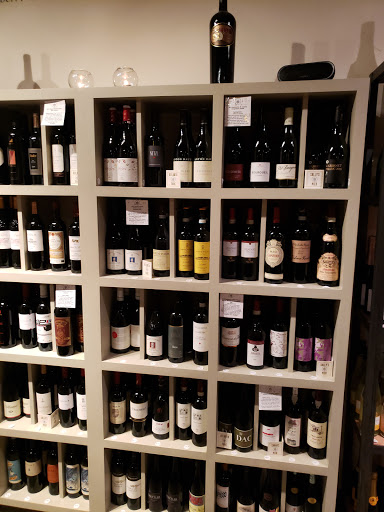 Wine Store «3 Parks Wine Shop», reviews and photos, 451 Bill Kennedy Way SE c, Atlanta, GA 30316, USA