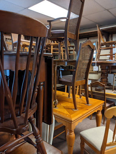 Thrift Store «Everything Goes Clothing», reviews and photos, 140 Bay St, Staten Island, NY 10301, USA