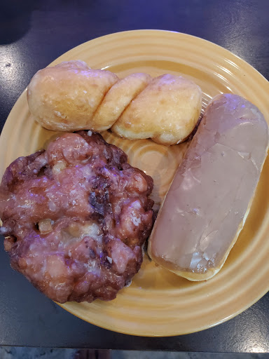 Donut Shop «Lucky Donuts», reviews and photos, 140 SW 152nd St, Seattle, WA 98166, USA