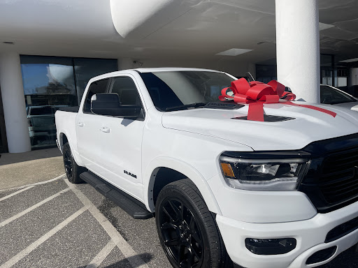 Car Dealer «Chrysler Dodge Jeep Ram Southampton», reviews and photos, 691 County Rd 39A, Southampton, NY 11968, USA