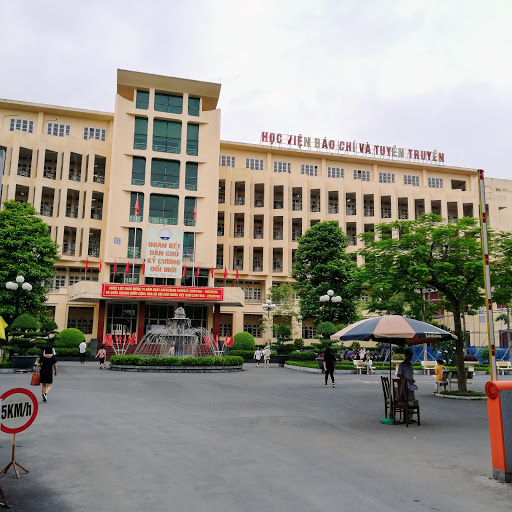 Centers study journalism Hanoi