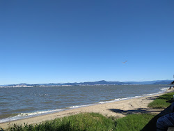 Foto di Praia do Cacupe Grande con costa lunga e dritta