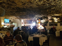 Atmosphère du Restaurant français La Grotte d'Auguste à Orange - n°14