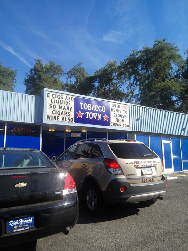 Tobacco Shop «Tobacco Town», reviews and photos, 8200 SW Barbur Blvd, Portland, OR 97219, USA