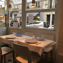 Atmosphère du Restaurant de fruits de mer Huitrerie Régis à Paris - n°10