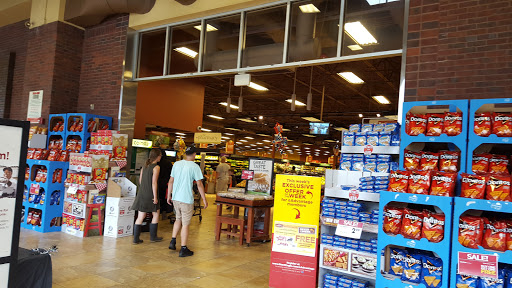 Supermarket «Giant Eagle Supermarket», reviews and photos, 420 E Waterfront Dr, Homestead, PA 15120, USA