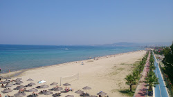 Foto di Davutlar Plaji con costa lunga e dritta