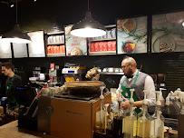 Atmosphère du Restaurant servant le petit-déjeuner Starbucks à Lyon - n°8