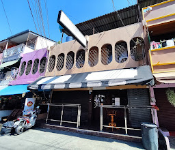 Two Lions Pub & Restaurant photo