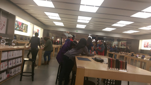 Computer Store «Apple Towson Town Center», reviews and photos, 825 Dulaney Valley Rd, Towson, MD 21204, USA