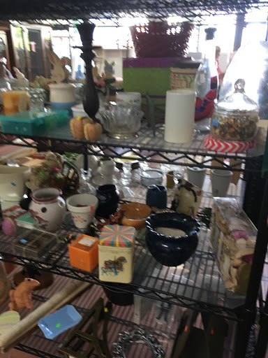 Thrift Store «Salvation Army Thrift Store», reviews and photos, 505 27th Ave SW, Vero Beach, FL 32968, USA