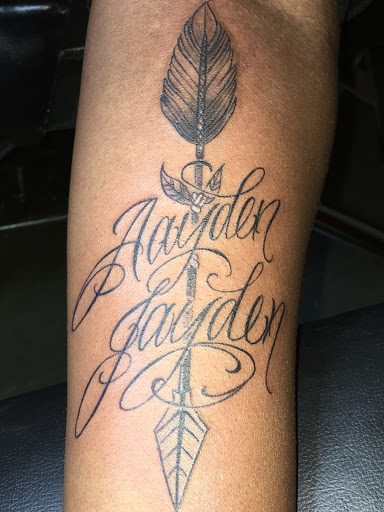 Explore florida gators tattoo ideas, creative tattoo ideas in Savannah, available at Tatlyfe Studios