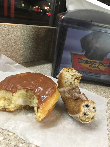 Donut Shop «Donutville U.S.A.», reviews and photos, 14829 Ford Rd, Dearborn, MI 48126, USA