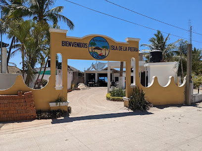 Restaurante Osuna - C. Avenida Principal 513, Isla de La Piedra, 82043 Mazatlán, Sin., Mexico