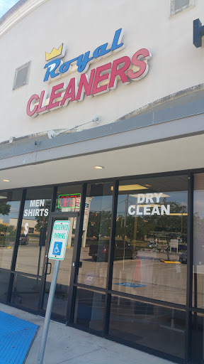 Dry Cleaner «Royal Cleaners», reviews and photos, 3301 W Davis St, Conroe, TX 77304, USA