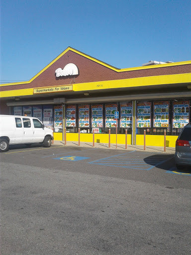 Grocery Store «Bravo Supermarkets», reviews and photos, 32-11 Beach Channel Dr, Far Rockaway, NY 11691, USA