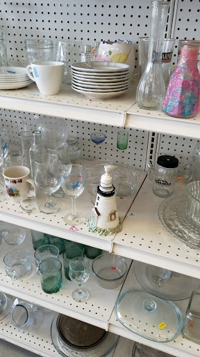 Thrift Store «Triad Goodwill Store & Donation Center», reviews and photos, 106 Muirs Chapel Rd, Greensboro, NC 27407, USA