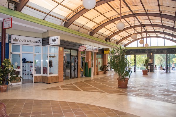 Centro Comercial Los Altos de Simón Verde