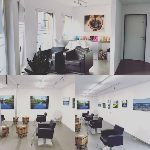 Comentarii opinii despre Coiffure & Galerie Lenzburg GmbH