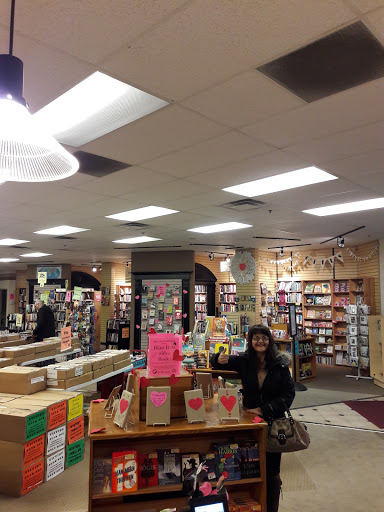 Book Store «Half Price Books Outlet», reviews and photos, 1520 Cooper Point Rd SW, Olympia, WA 98502, USA