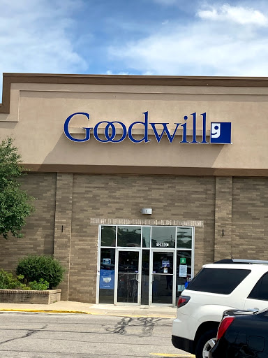 Thrift Store «Goodwill Industries of Greater Cleveland & East Central Ohio», reviews and photos, 12650A Rockside Rd, Cleveland, OH 44125, USA