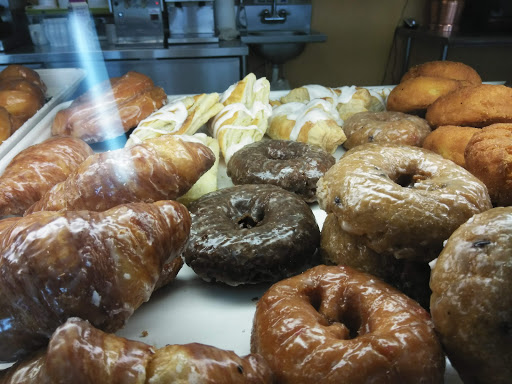 Donut Shop «Hole In One Donut 3», reviews and photos, 14406 N Florida Ave, Tampa, FL 33613, USA