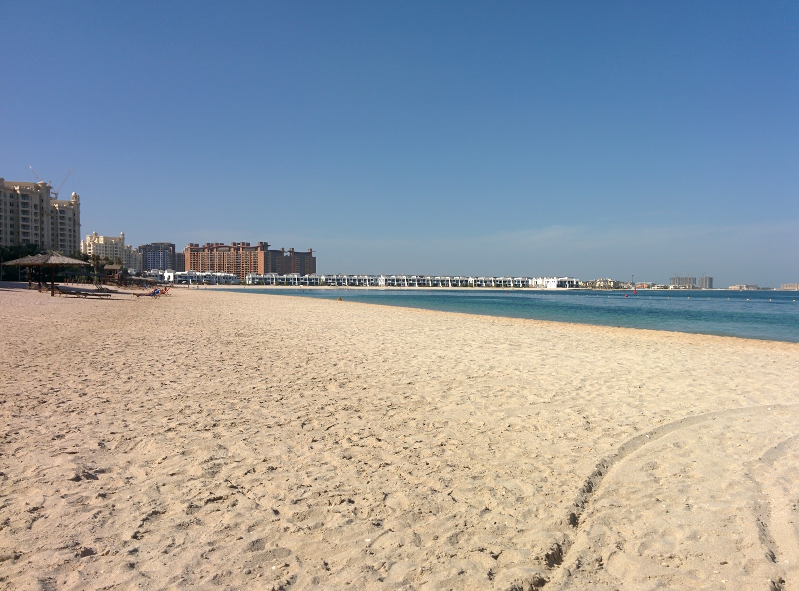 Photo de Riva beach II avec l'eau cristalline de surface