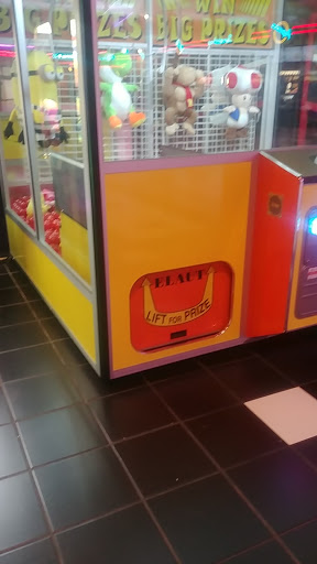 Movie Theater «Regal Cinemas Warrington Crossing 22 & IMAX», reviews and photos, 140 Easton Rd, Warrington, PA 18976, USA