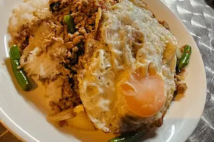 Noot's Thai Food image