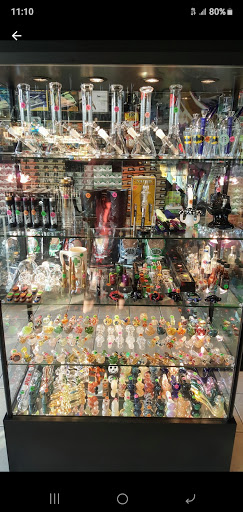 Tobacco Shop «Whole Leaf Tobacco», reviews and photos, 4945 N Milwaukee Ave, Chicago, IL 60630, USA