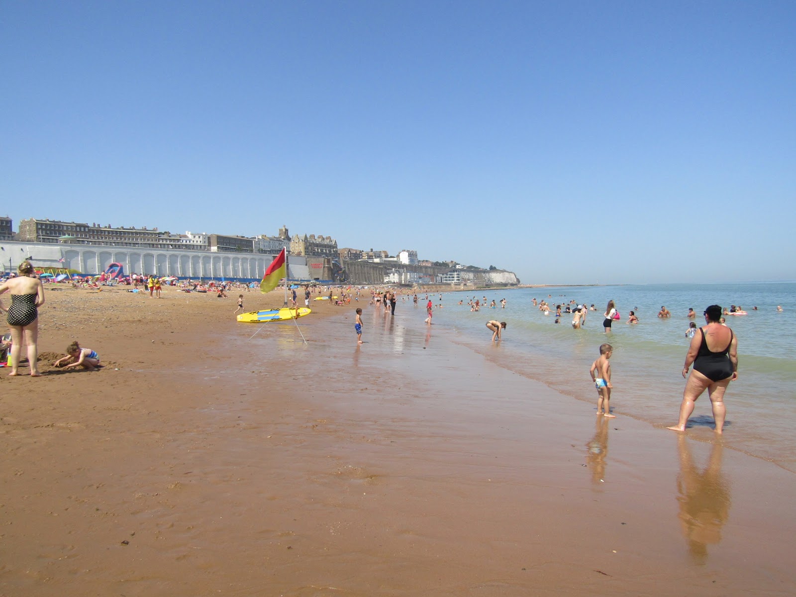 Foto van Ramsgate beach West en de nederzetting