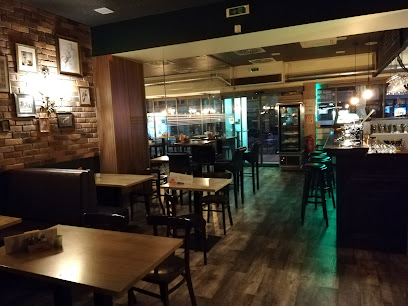 Das Hugo Cafe Bar Pub Kitchen