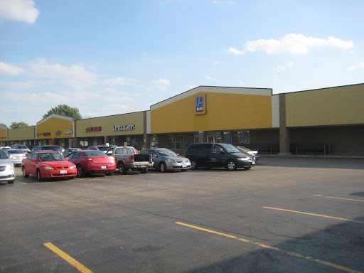 Supermarket «ALDI», reviews and photos, 913 Irving Park Rd, Streamwood, IL 60107, USA