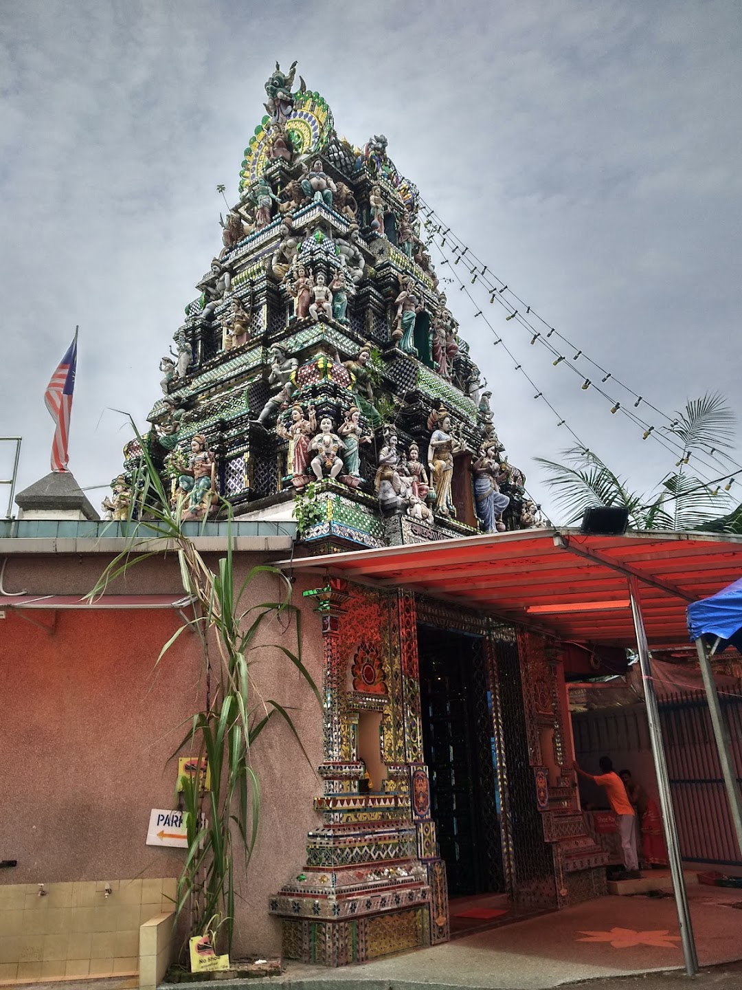 Ishtadevata temple service-Sri Rajakaliamman Glass Temple