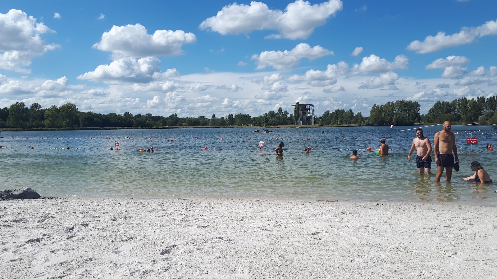 Photo de Dagueys Beach avec un rivage droit