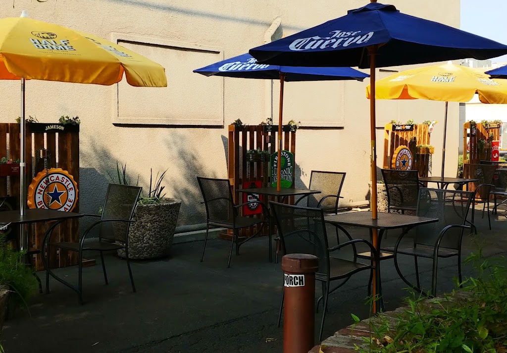 Livingstone's Restaurant & Pub 93728