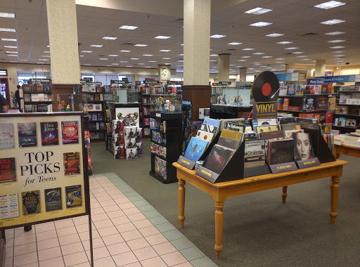 Book Store «Barnes & Noble», reviews and photos, 5231 E 41st St, Tulsa, OK 74135, USA