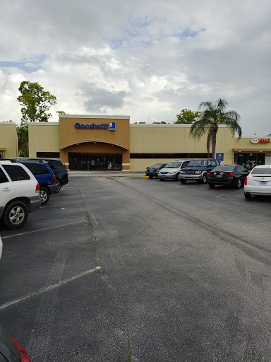 Thrift Store «Goodwill Palm City Store & Donation Center», reviews and photos, 3078 SW Martin Downs Blvd, Palm City, FL 34990, USA